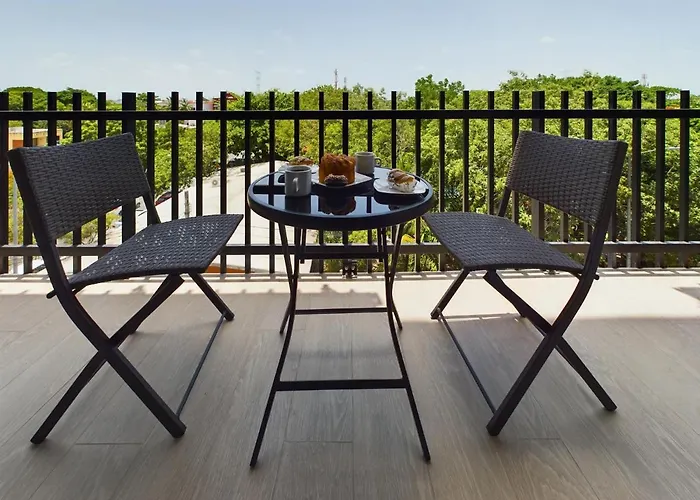 Spacious And Centrally A Few Streets From The By Yeah Apartment