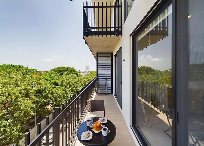 Spacious And Centrally A Few Streets From The By Yeah Playa del Carmen
